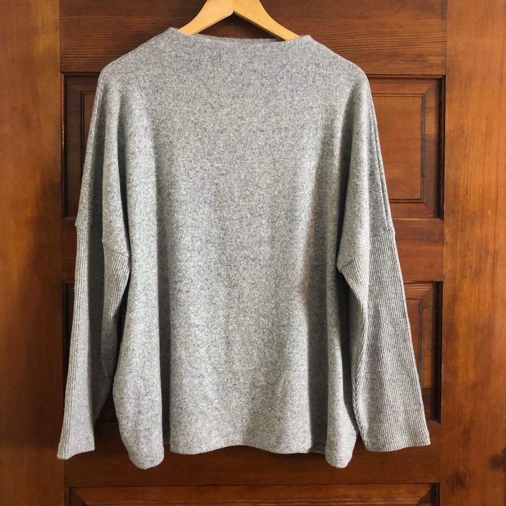 H&M Long Sleeve Gray High Neck Knit Top NWT XL